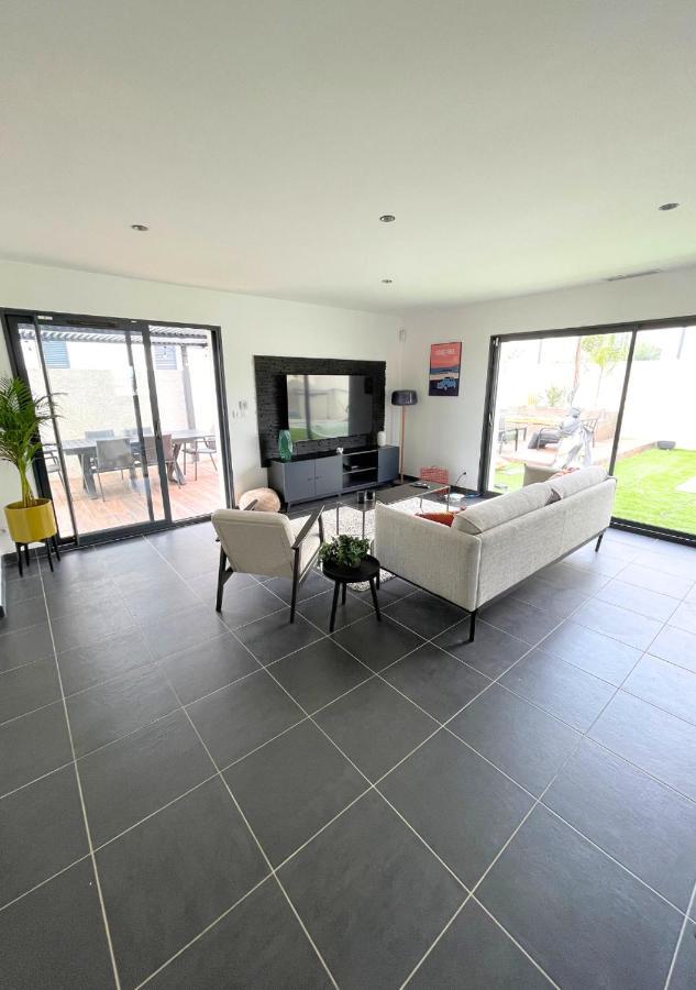 Villa Contemporaine Avec Piscine Chauffee Proche Des Plages Sauvian Luaran gambar